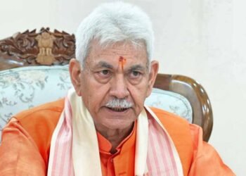 मनोज सिन्हा का कड़ा संदेश: देशद्रोह करने वालों को नहीं मिलेगी माफी, आतंकियों की सात पीढ़ियां भी याद रखेंगी