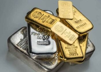 Gold-Silver Rate Fall: चांदी ₹1.63 लाख सस्ती, सोना भी गिरा—आज 5500 रुपये तक फिसला