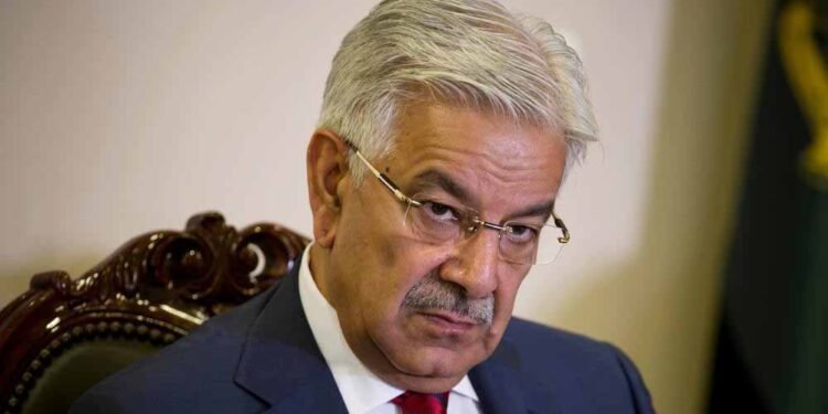 पाक रक्षा मंत्री का बड़ा बयान: ‘अमेरिका ने हमें इस्तेमाल किया’ — संसद में मचा सियासी हंगामा