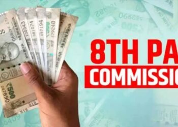 8वां वेतन आयोग लागू होने की चर्चा, सरकारी कर्मचारियों को बड़ा फायदा; क्या प्राइवेट सेक्टर में भी बढ़ेंगी सैलरी?