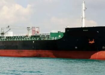 पाकिस्तान सीमा से गुपचुप छुपा ईरानी टैंकर, भारत में घुसते ही कोस्टगार्ड ने पकड़ी चालाकी