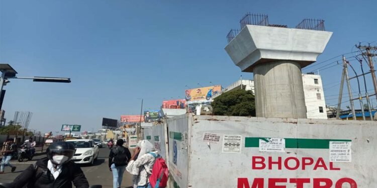 Metro Project: ऑरेंज और ब्लू लाइन के लिए 22 एकड़ जमीन अधिग्रहित, अधिसूचना जारी