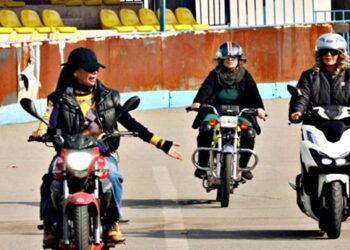 इरान में महिलाओं को मिली बाइक चलाने की आज़ादी, नया कानून लागू