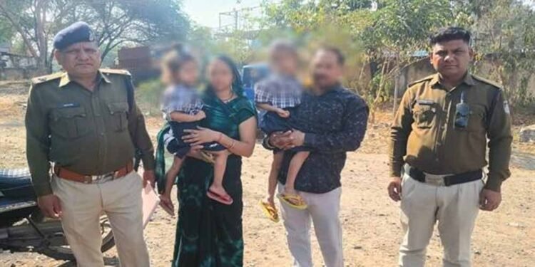 स्कूल के लिए तैयार होकर घर से निकलकर रास्ता भटकी दो बालिकाओं को डायल-112 जवानों ने परिजनों से मिलाया