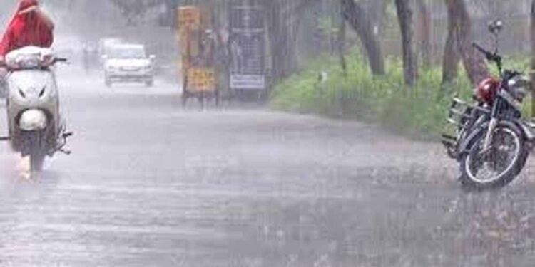 छत्तीसगढ़ में बारिश और बिजली गिरने के आसार, रायपुर में छाए रहेंगे बादल