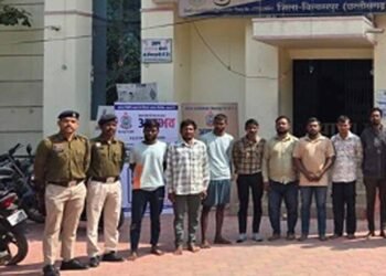 कांम्बिंग गश्त में 126 वारंटी और 11 फरार आरोपी पकड़े, 300 जवानों ने संभाला मोर्चा