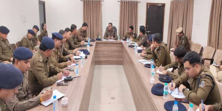 रायपुर आईजी ने ली पुलिस अधीक्षकों की बैठक, अपराध और सड़क दुर्घटनाएं रोकने के दिए सख्त निर्देश