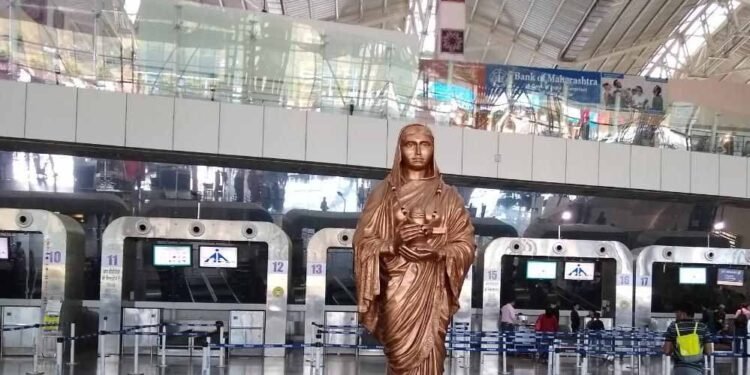 इंदौर एयरपोर्ट का अपग्रेड: सालाना 1 करोड़ यात्री, 200 नई सीटें और टर्मिनल विस्तार