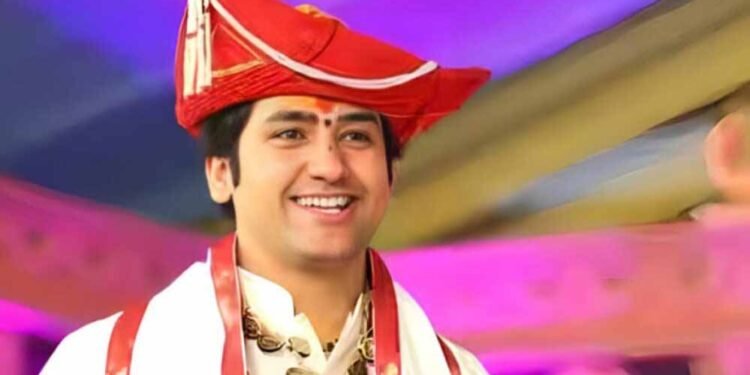 धीरेंद्र शास्त्री का संदेश: ‘माला के साथ भाला भी जरूरी, मठों से निकलकर धर्म की रक्षा करेंगे’