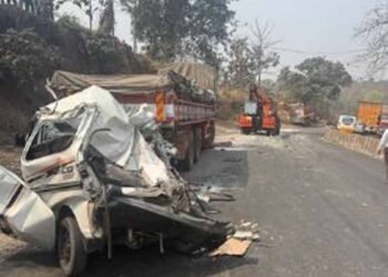 गुजरात के वलसाड में दर्दनाक सड़क हादसा: एक ही परिवार के 7 लोगों की मौत