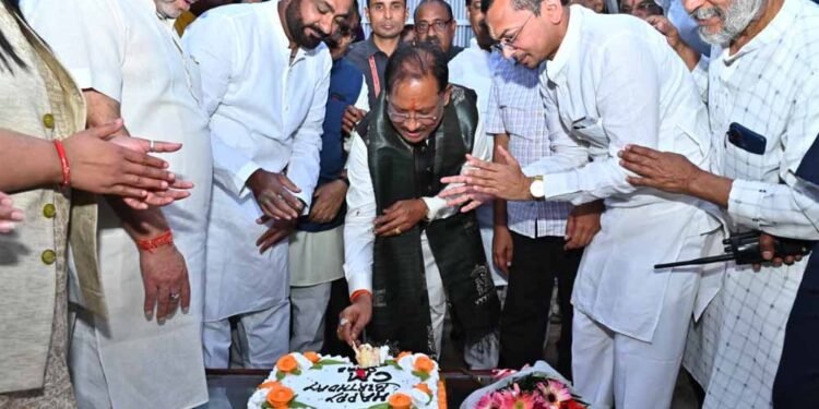 राज्य हज कमेटी एवं वक्फ बोर्ड के चेयरमेन ने दी मुख्यमंत्री को बधाई