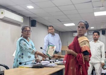 जनदर्शन में मिली त्वरित राहत: लगनी बाई को मिला राशन कार्ड