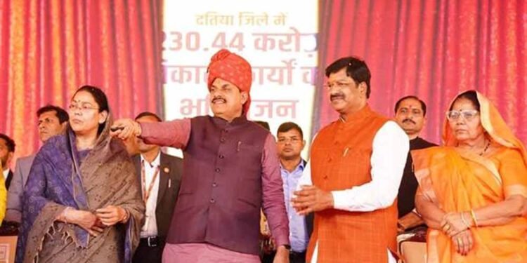 विकास, नवाचार और किसान समृद्धि का रोल मॉडल बन रहा दतिया : मुख्यमंत्री डॉ. यादव