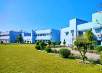 शिक्षा में उत्कृष्टता की ओर कदम — एमबी पावर स्कूल अब DAV प्रबंधन के साथ।