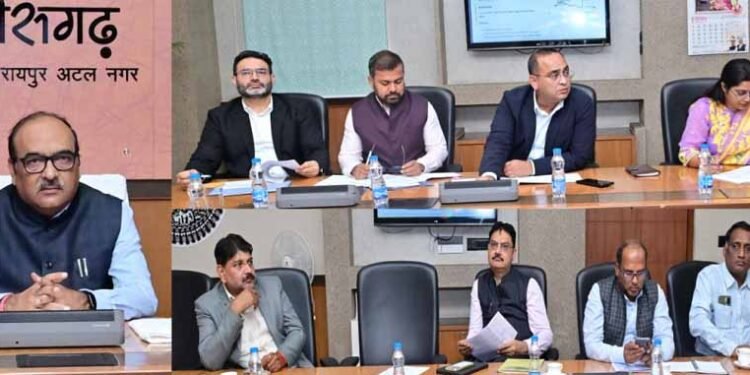 मुख्य सचिव ने रेल परियोजनाओं की समीक्षा की