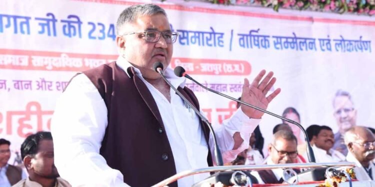 पर्यटन मंत्री राजेश अग्रवाल कोल विद्रोह के महानायक वीर बुधु भगत की 234 वीं जयंती पर आयोजित समारोह में हुए शामिल