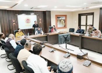 सड़क चौड़ीकरण के लिए किसानों की सहमति से भूमि होगी अधिग्रहीत: उप मुख्यमंत्री  शुक्ल