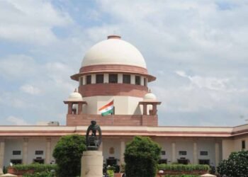 हमारे आदेश का उल्लंघन कोई नहीं कर सकता — बंगाल SIR मामले की सुनवाई में सुप्रीम कोर्ट की कड़ी टिप्पणी