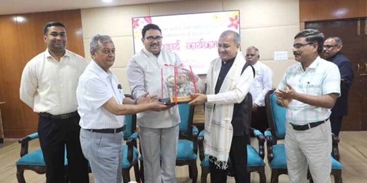 राज्यपाल के अपर सचिव  भार्गव का विदाई समारोह सम्पन्न