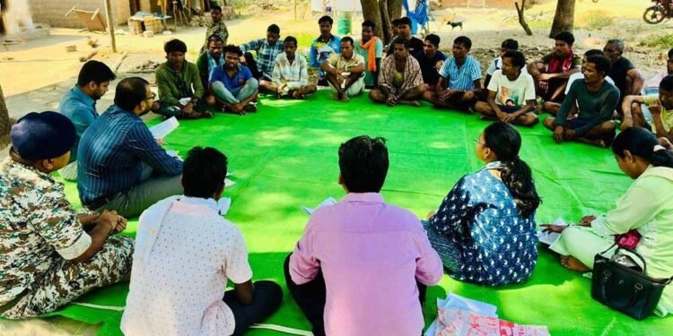 मिशन कनेक्ट से सुकमा में सुदृढ़ हुआ जनविश्वास : इमली के पेड़ तले सजी चौपाल