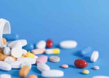 LIC का बड़ा दांव! इस दवा कंपनी में लगातार बढ़ा रही हिस्सेदारी, शेयर पर ब्रोकरेज बुलिश