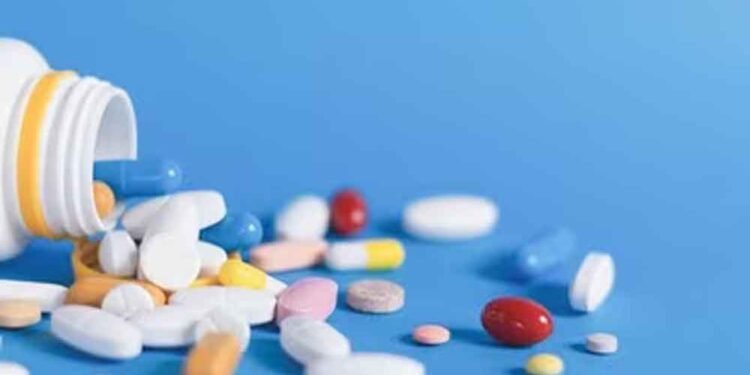 LIC का बड़ा दांव! इस दवा कंपनी में लगातार बढ़ा रही हिस्सेदारी, शेयर पर ब्रोकरेज बुलिश