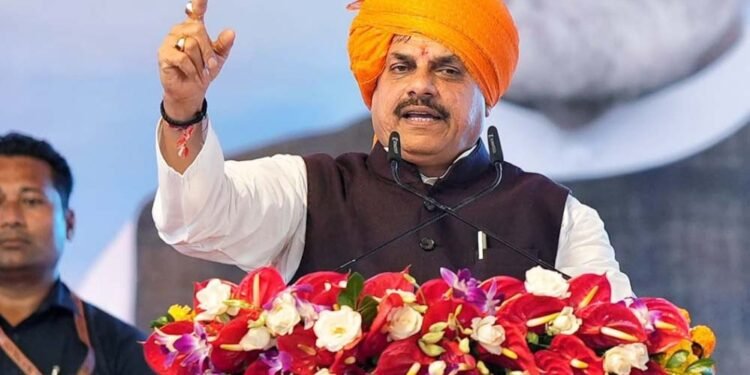 मुख्यमंत्री आज शहडोल करेंगे दौरा, कमिश्नर और कलेक्टर ने की व्यवस्थाओं की समीक्षा