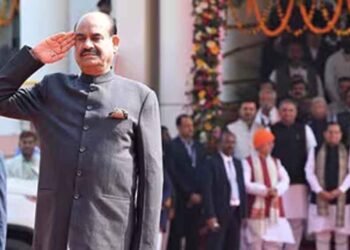 बांग्लादेश में शपथ समारोह से पीएम मोदी दूर, लोकसभा स्पीकर करेंगे भारत का प्रतिनिधित्व