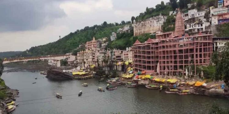 एमपी के प्रसिद्ध ज्योतिर्लिंग में अब मुफ्त वीआईपी दर्शन, कलेक्टर ने दिए निर्देश