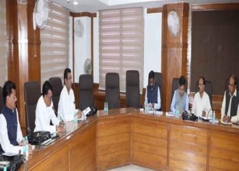 पात्र हितग्राहियों को समयबद्ध और पारदर्शी प्रक्रिया से मिले योजनाओं का लाभ – मंत्री चौहान