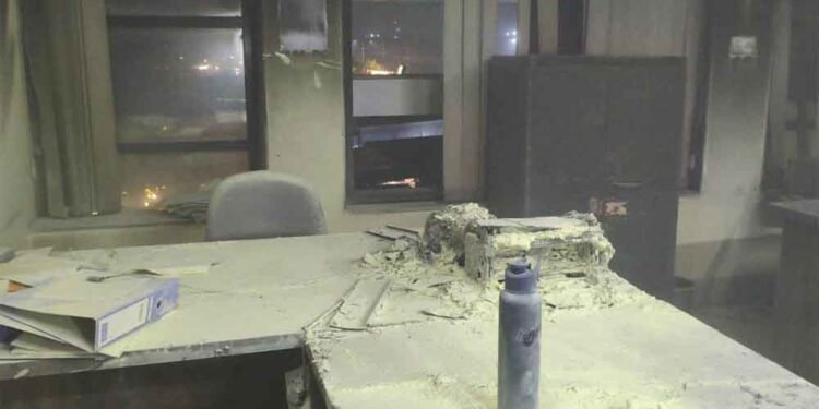 आबकारी भवन में भीषण आग, ऑडिट रूम जलकर खाक; सोमवार से पहले फाइलों का बड़ा नुकसान