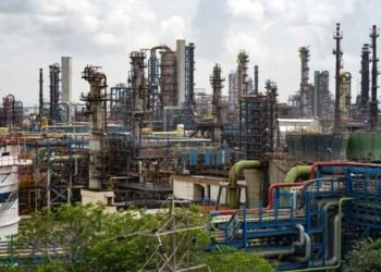 रूस से तेल आयात घटाएगा भारत? ट्रेड डील के बाद कंपनियों ने बदला रुख