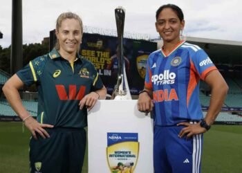 पीठ की चोट से बाहर हुईं सोफी मोलिनक्स, भारत के खिलाफ सीरीज में ऑस्ट्रेलिया को झटका