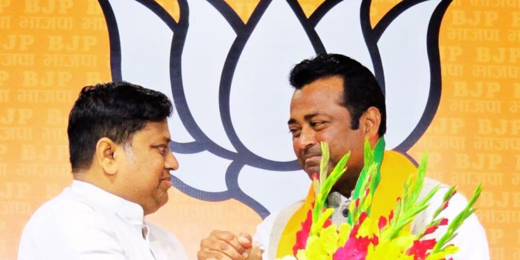 लिएंडर पेस की राजनीति में नई पारी, दिल्ली में थामा भाजपा का दामन, बंगाल चुनाव से पहले बड़ा धमाका