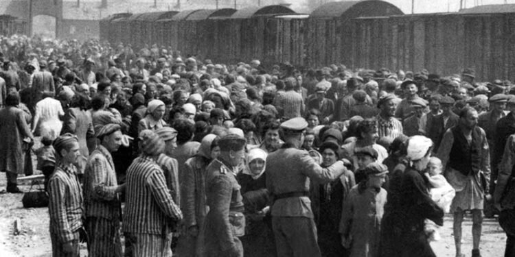 हिटलर का खौफनाक नाजी कैंप: जहां इंसानियत तड़प-तड़प कर मरी, इतिहास पढ़कर कांप उठेगी रूह