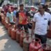 एमपी में LPG संकट: रायसेन में सिलेंडर लेकर चक्काजाम, बुकिंग सर्वर ठप, 7-8 दिन में भी सप्लाई नहीं