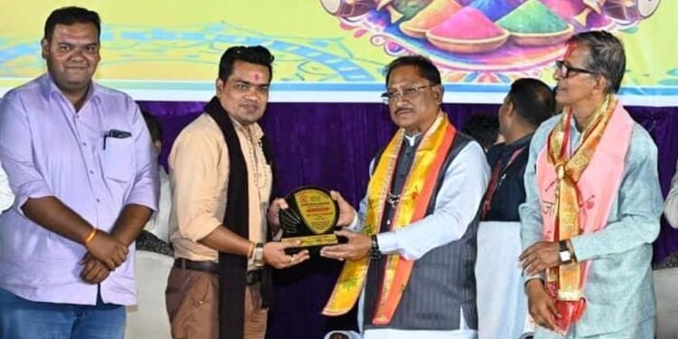 रायपुर: मुख्यमंत्री विष्णु देव साय ने कहा, कान्यकुब्ज समाज छत्तीसगढ़ के विकास में निभा रहा है महत्वपूर्ण भूमिका