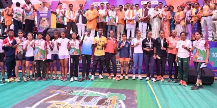 बस्तर हेरिटेज मैराथन 2026: 9,800 से अधिक धावकों के साथ रचा इतिहास, वैश्विक मंच पर चमका बस्तर