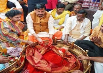 मुख्यमंत्री डॉ. यादव ने सपत्नीक अंगारेश्वर महादेव का पूजन-दर्शन कर अभिषेक किया