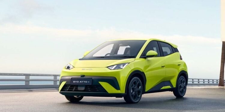 BYD की सबसे छोटी कार: 4.9 सेकंड में 0-100 की रफ्तार, 380Km की रेंज