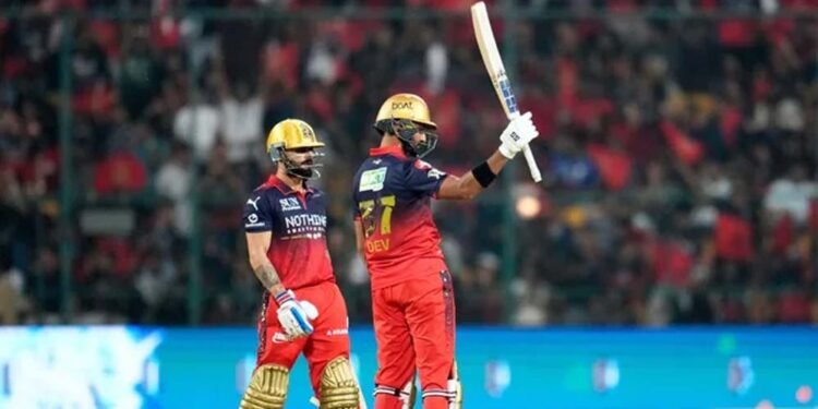 रॉयल चैलेंजर्स बेंगलुरु ने ओपनिंग मैच में सनराइजर्स हैदराबाद को 6 विकेट से हराया, कोहली और देवदत्त का शानदार प्रदर्शन