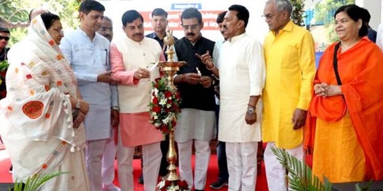 भारत में हवाई सेवाओं का विस्तार अकल्पनीय, अब हर तबके के लिए संभव हुई हवाई यात्रा : मुख्यमंत्री डॉ. यादव