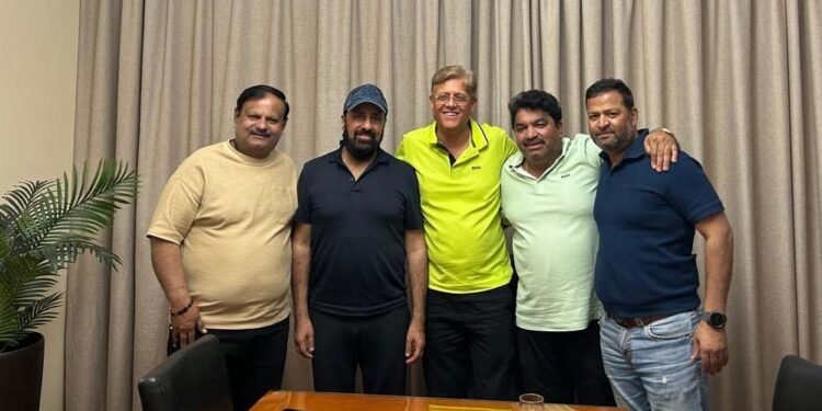 आज भी दुबई में फंसे रहेंगे एमपी के लोग: शारजाह से इंदौर की फ्लाइट कैंसिल, विजयवर्गीय ने 100 से अधिक फंसे लोगों से किया संपर्क