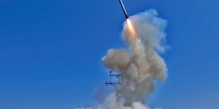 अमेरिका ने ईरान पर दागीं 29,750 करोड़ की टॉमहॉक, जानें क्यों है इतनी खास?