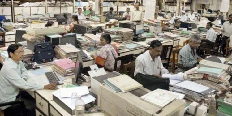 आउटसोर्स कर्मचारियों को अब सीधे खाते में मिलेगा वेतन, सरकार लागू करेगी नई व्यवस्था