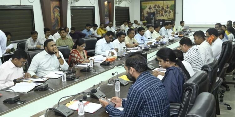 हिट एंड रन मामलों में 2 लाख सहायता के प्रकरण बनाने के निर्देश