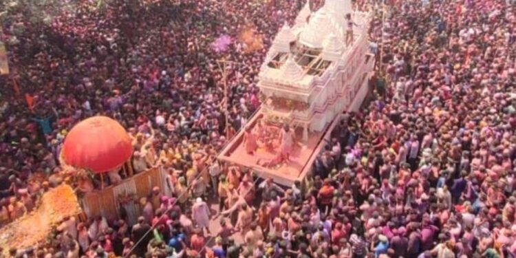 रंगपंचमी पर इंदौर की गेर देखने के लिए छतें होंगी बुक, टिकट से मिलेगा रंगों का शानदार नजारा