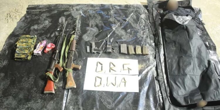 Maoist Encounter: दंतेवाड़ा-बीजापुर सीमा पर मुठभेड़ में ₹5 लाख का इनामी माओवादी ढेर, भारी मात्रा में हथियार बरामद