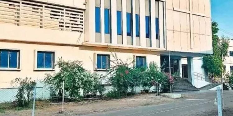 बड़ी कार्रवाई: 5 अस्पतालों के लाइसेंस रद्द, निरीक्षण में मिली गंभीर खामियां