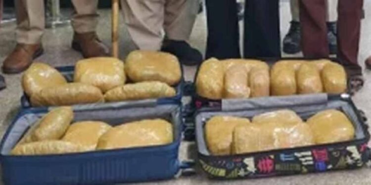 वंदे भारत एक्सप्रेस में ड्रग्स तस्करी का पर्दाफाश: 24 किलो गांजे संग दो युवतियां गिरफ्तार